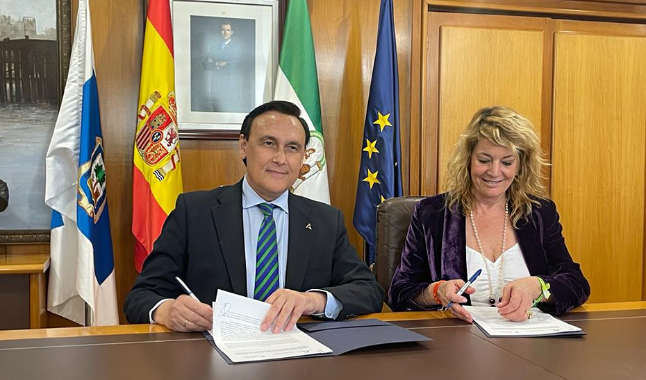 Acuerdo con el Puerto de Huelva para impulsar el emprendimiento tecnológico e innovador