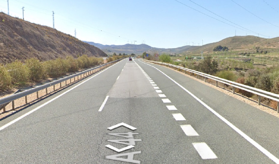 Autovía A-44 a su paso por Villamena (Granada).