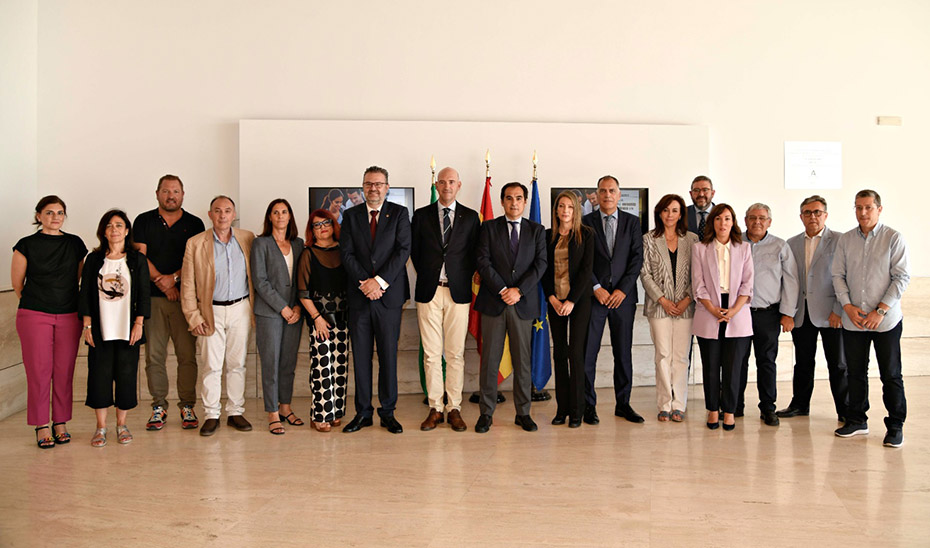 
			      El consejero de Justicia, Administración Local y Función Pública, José Antonio Nieto, ha presidido en el Museo de la Autonomía la reunión del Com...
			  
