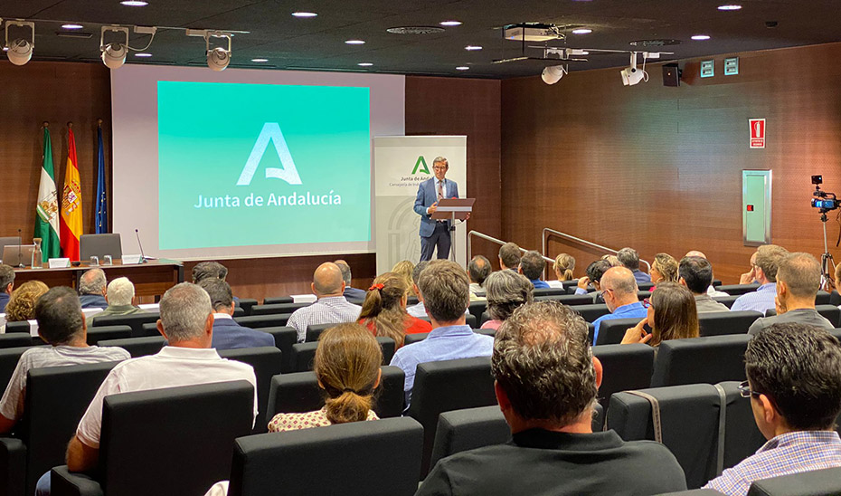 
			      El consejero de Industria, Energía y Minas de la Junta de Andalucía, Jorge Paradela, interviene en la Jornada técnica sobre instalaciones de resi...
			  