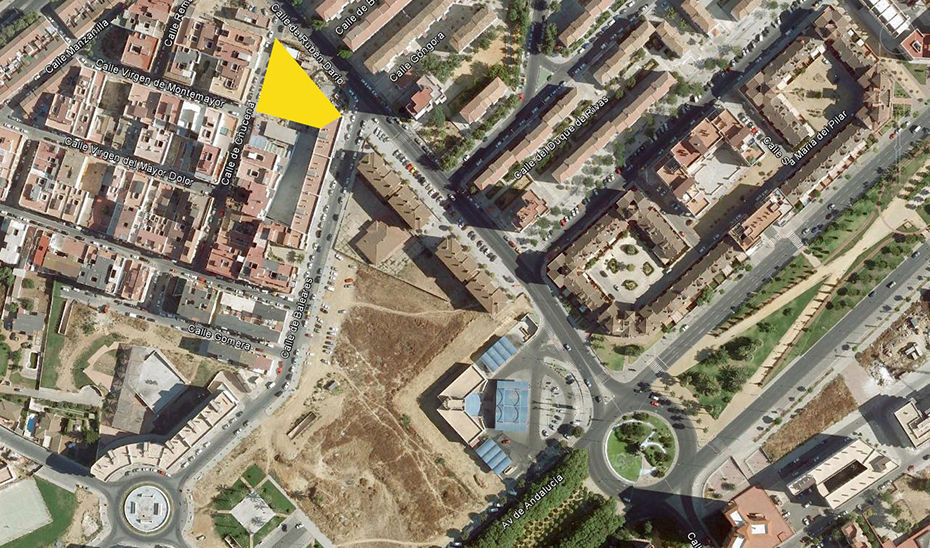 Solar del barrio de San Antonio en el que se ubicará el nuevo edificio de cuatro plantas (Google Earth).