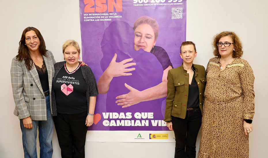 La consejera de Inclusión Social, Juventud, Familias e Igualdad, Loles López, acompañada por la directora del IAM, Olga Carrión, y las protagonistas del spot, Ana Bella y Efigenia, durante la presentación de la campaña.