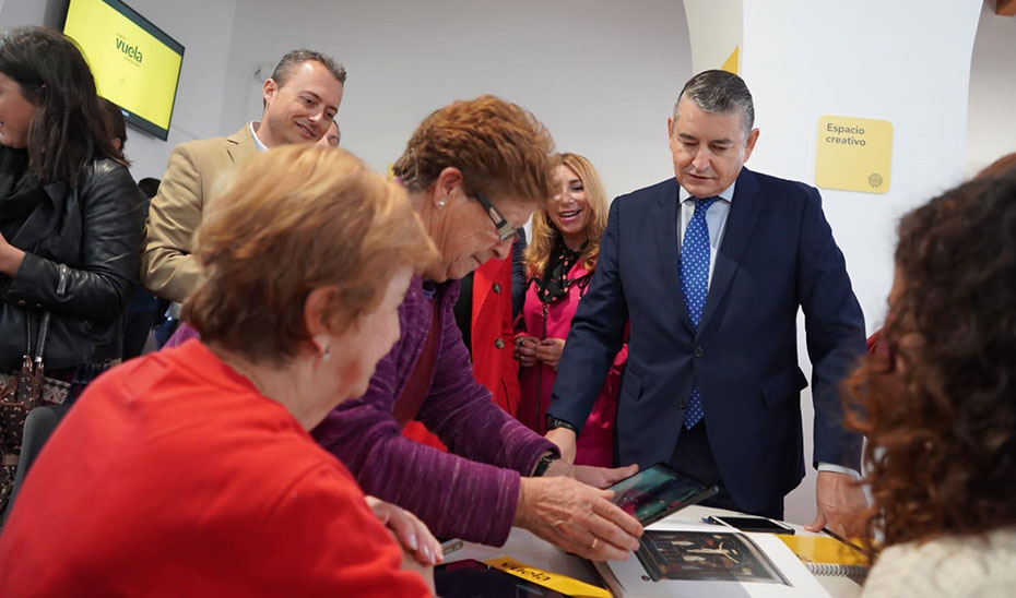El consejero de la Presidencia, Interior, Diálogo Social y Simplificación Administrativa, Antonio Sanz, en una foto de archivo de la visita al punto vuela de Zahara de la Sierra (Cádiz).