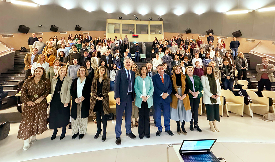 Imagen del artículo La Junta reúne a 140 profesionales y asociaciones para completar el diagnóstico preliminar del Plan de Salud Mental y Adicciones de Andalucía