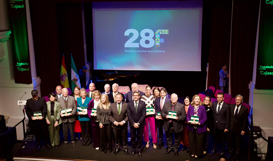 Imagen del artículo La Junta premia con las Banderas de Andalucía a personas e instituciones que son un estímulo y una inspiración para todos los sevillanos