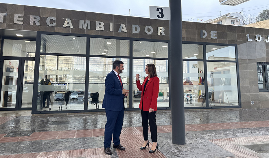 Imagen del artículo Inaugurada la estación de autobuses de Loja, que acogerá más de 50 paradas diarias