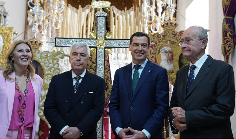 Moreno preside la firma del protocolo que impulsará la nueva Casa Hermandad del Cautivo en Málaga