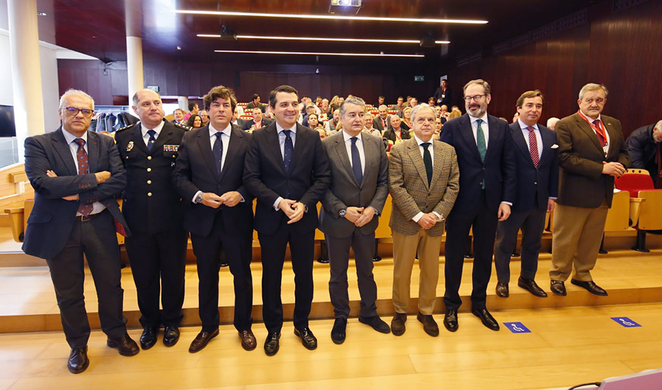 Imagen del artículo Sanz inaugura las II Jornadas técnicas de equipos gubernamentales y veterinarios de plazas de toros de Andalucía
