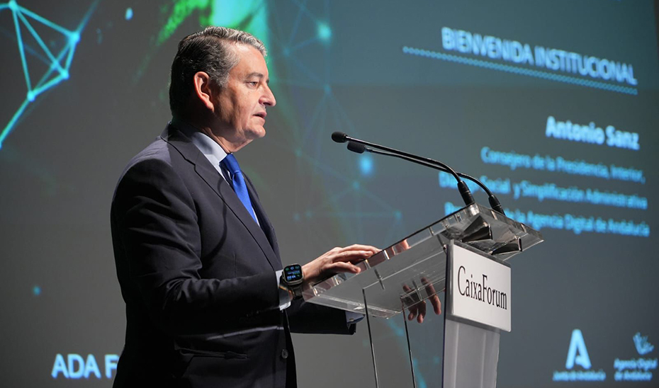El consejero de la Presidencia, Antonio Sanz, en el acto en el que ha presentado el balance de la Agencia Digital de Andalucía, celebrado en el CaixaForum de Sevilla.