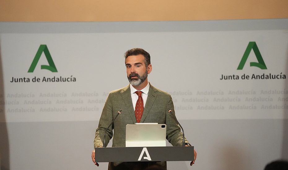 Fernández-Pacheco explica la petición al Gobierno para mejorar el Puesto de Control Fronterizo del Puerto de Algeciras