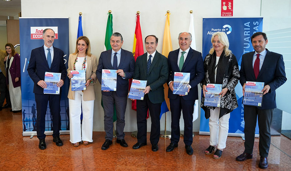 Sanz asiste a la presentación del número especial de Andalucía Económica dedicado a Algeciras
