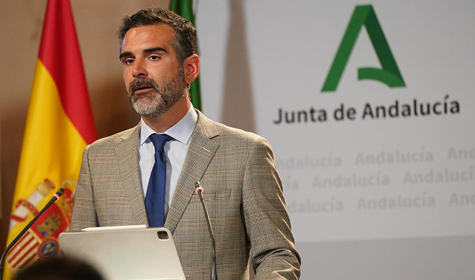 Fernández-Pacheco explica las actuaciones puestas en marcha para la implantación en andalucía de la empresa Pilatus Aircraft Iberia S.A.