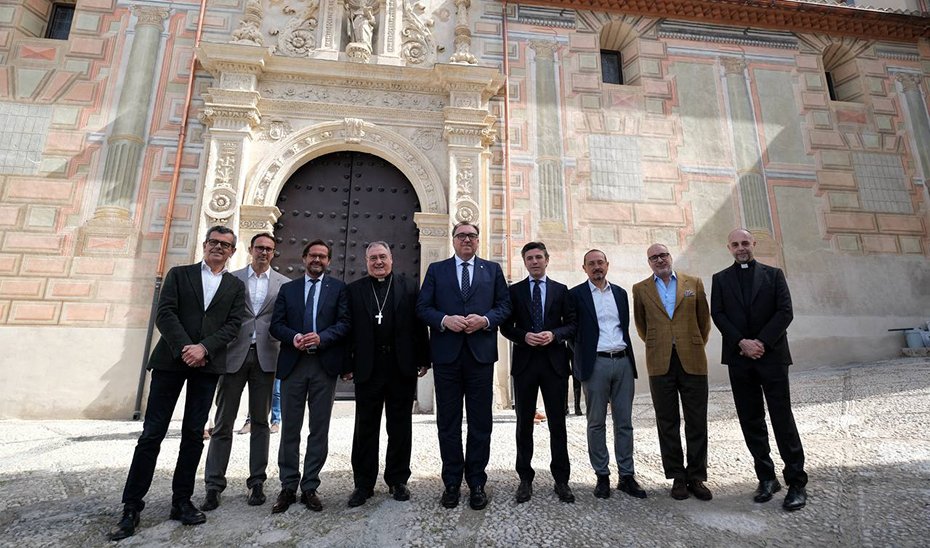 Imagen del artículo Bernal anuncia que las obras de restauración de la iglesia de San Cecilio finalizarán en verano