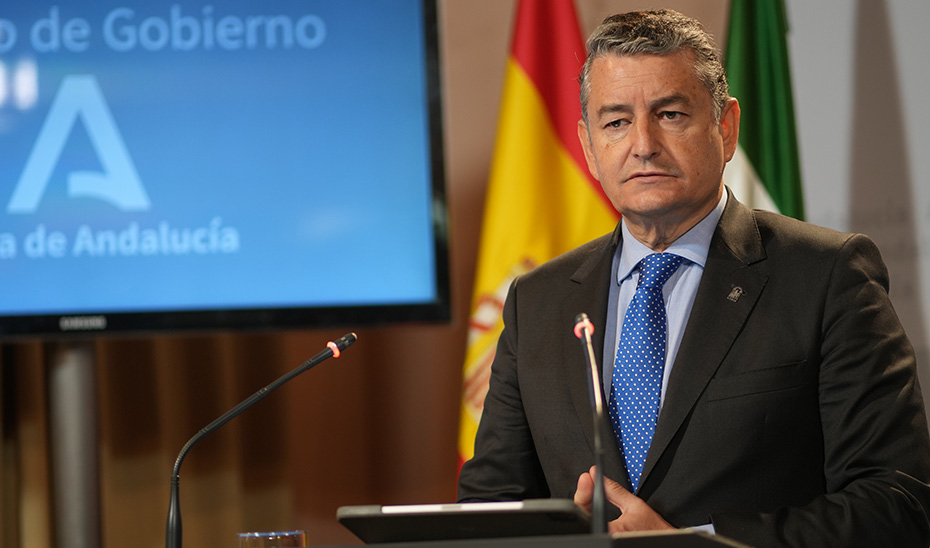 Sanz anuncia medidas de apoyo a los cuerpos y fuerzas de seguridad en el Campo de Gibraltar