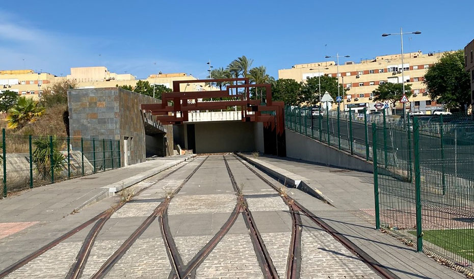 Adjudicadas las obras de electrificación y suministro de energía del tranvía de Alcalá de Guadaíra