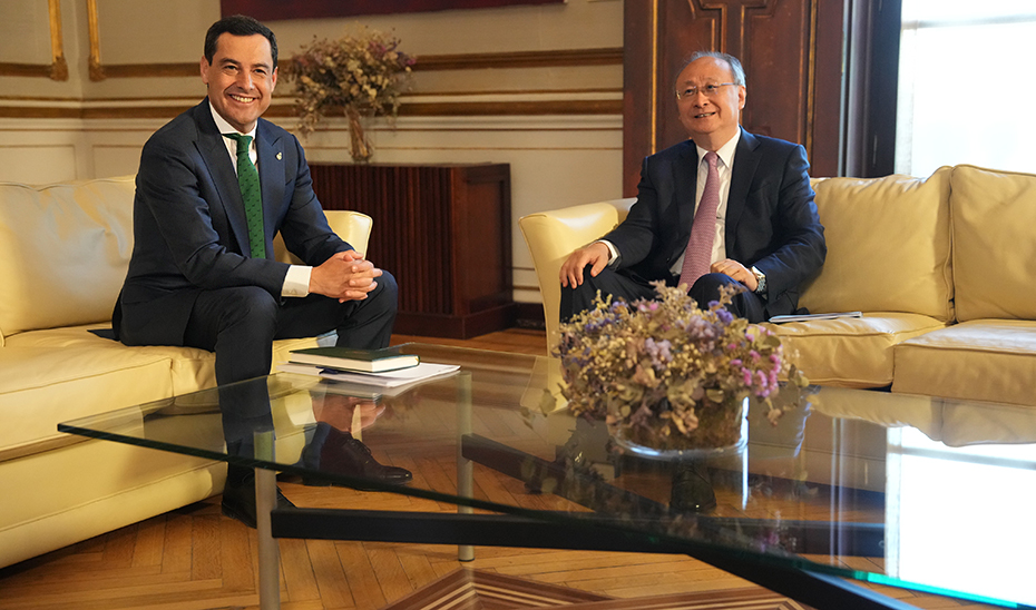 Juanma moreno y Yin Li han abordado asuntos relacionados con el sector aeroespacial, industrial y energético, turístico, agroalimentario, cultural y educativo, entre otros.