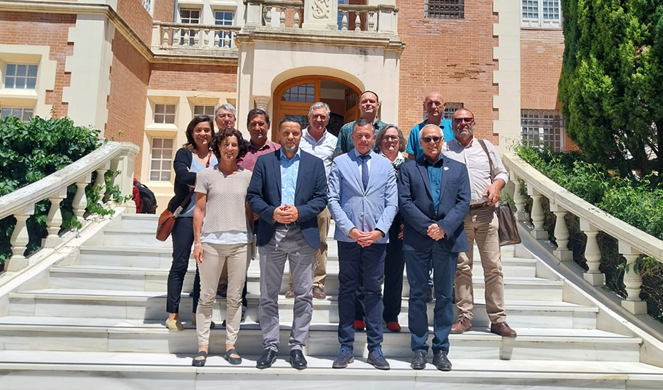 
			      Reunión entre los equipos de la Consejería de Sostenibilidad y el organismo internacional de la UICN en Sevilla.			    
			  
