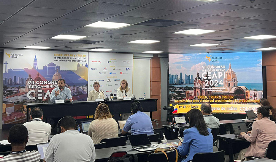 Imagen del artículo La consejera Carolina España ofrece en Colombia a empresarios iberoamericanos invertir en Andalucía