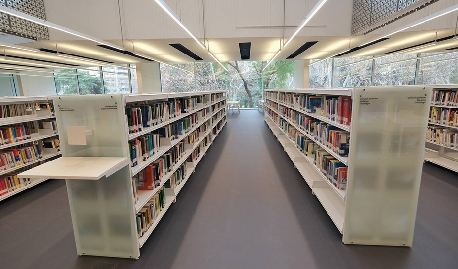 La Biblioteca Pública Provincial de Córdoba 'Grupo Cántico'.