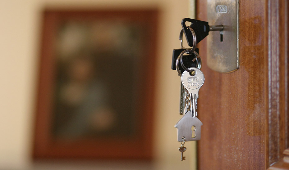 Puerta de acceso a una vivienda.