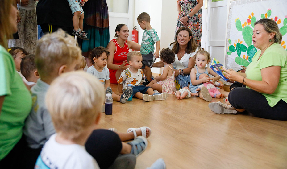 La consejera de Desarrollo Educativo y Formación Profesional, María del Carmen Castillo, en Almería, durante la inauguración del primer ciclo de Educación Infantil en el curso 2024/25.