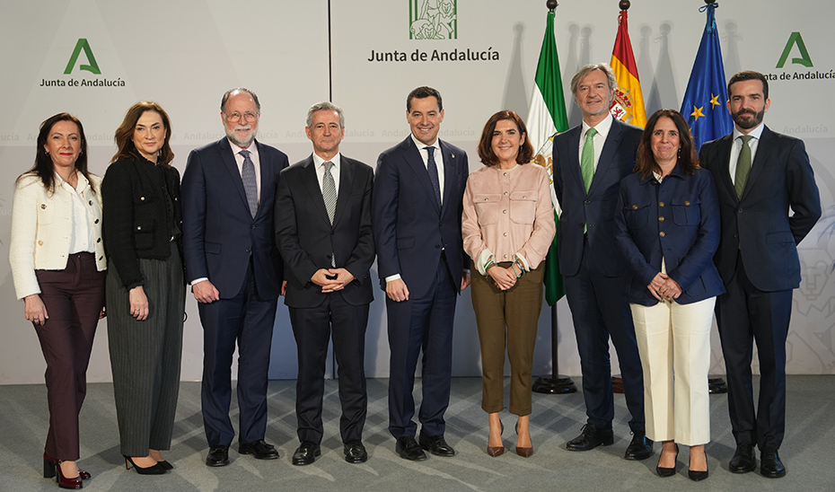 Foto de familia del acto de presentación del Proyecto CREA.
