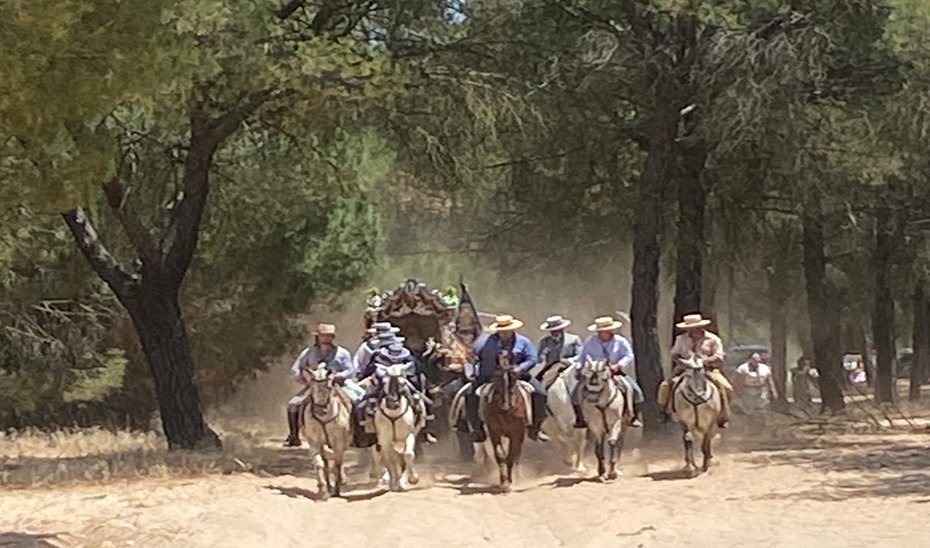 Imagen del artículo Hoy se desactiva el Plan Aldea con la salida de las últimas 50 filiales de El Rocío
