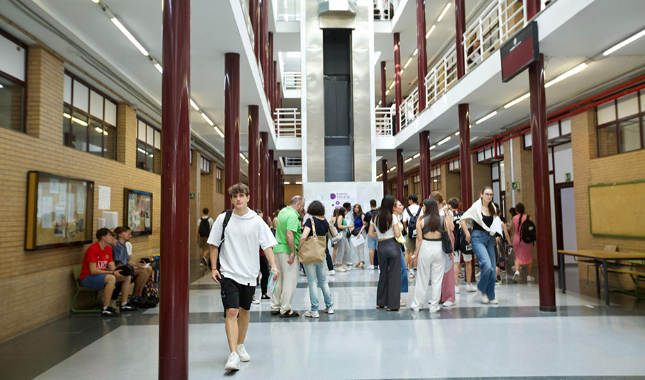 Imagen del artículo Arranca con normalidad la primera jornada de la PAU en Andalucía, con casi 52.000 alumnos convocados
