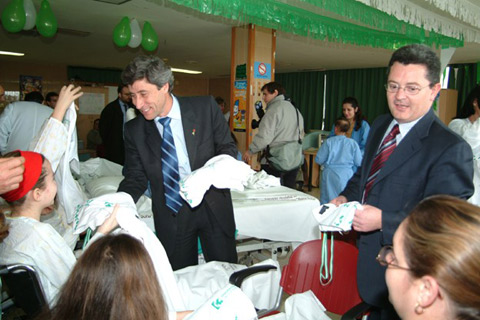 El presidente de la diputación en su visita al hospital