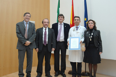El doctor López Miranda recibe la acreditación de calidad