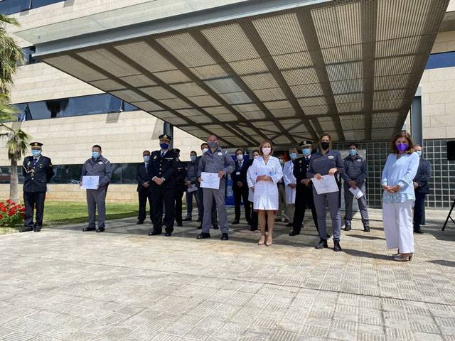 Entrega de menciones honoríficas a vigilantes de seguridad Hospital Reina Sofía