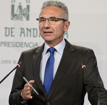 Miguel Ángel Vázquez, portavoz del Gobierno de la Junta, durante su comparecencia ante los medios.