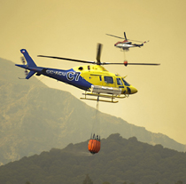 La campaña de 2016 dispondrá de 27 helicópteros (Foto EFE).