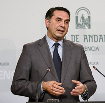 Javier Fernández, consejero de Turismo y Deporte
