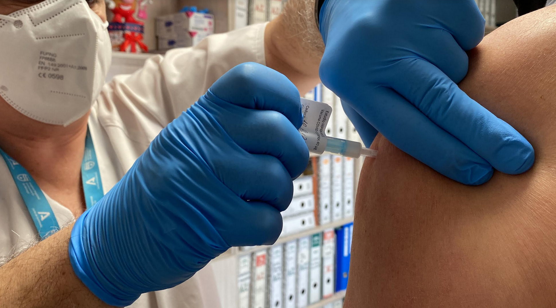 HIPRA inicia un ensayo clínico para estudiar su vacuna contra la COVID-19 como cuarta dosis