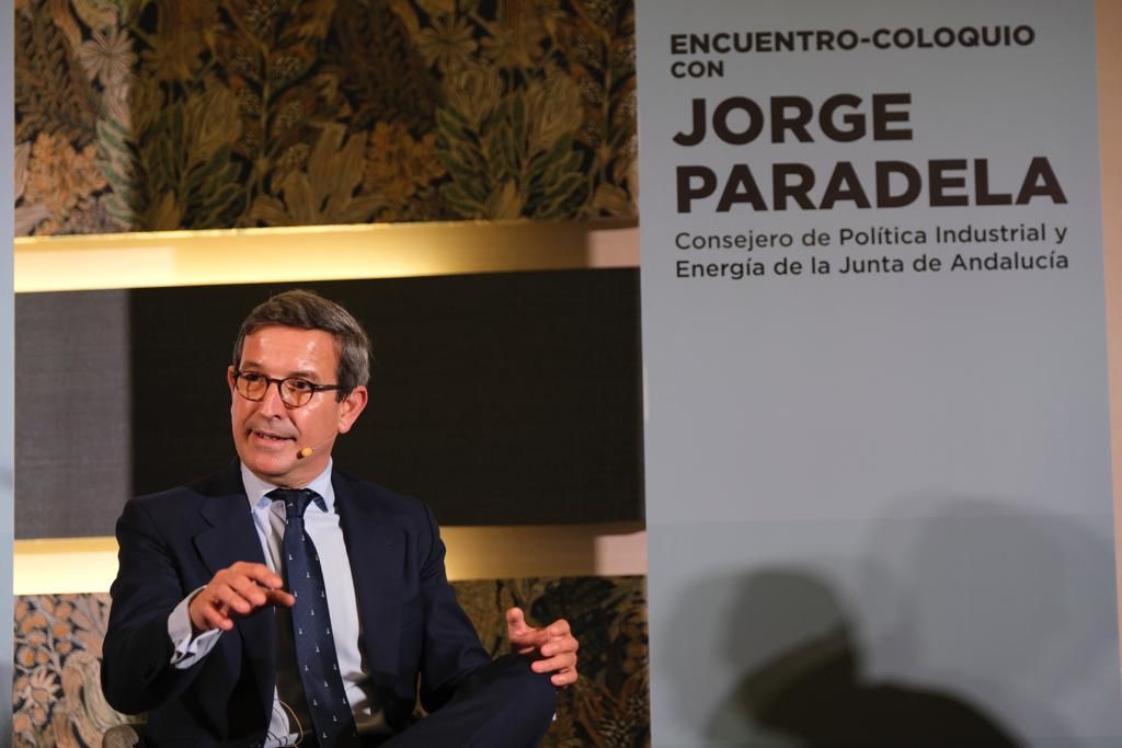 El consejero de Política Industrial y Energía, Jorge Paradela, en el encuentro-coloquio de Diario SUR.