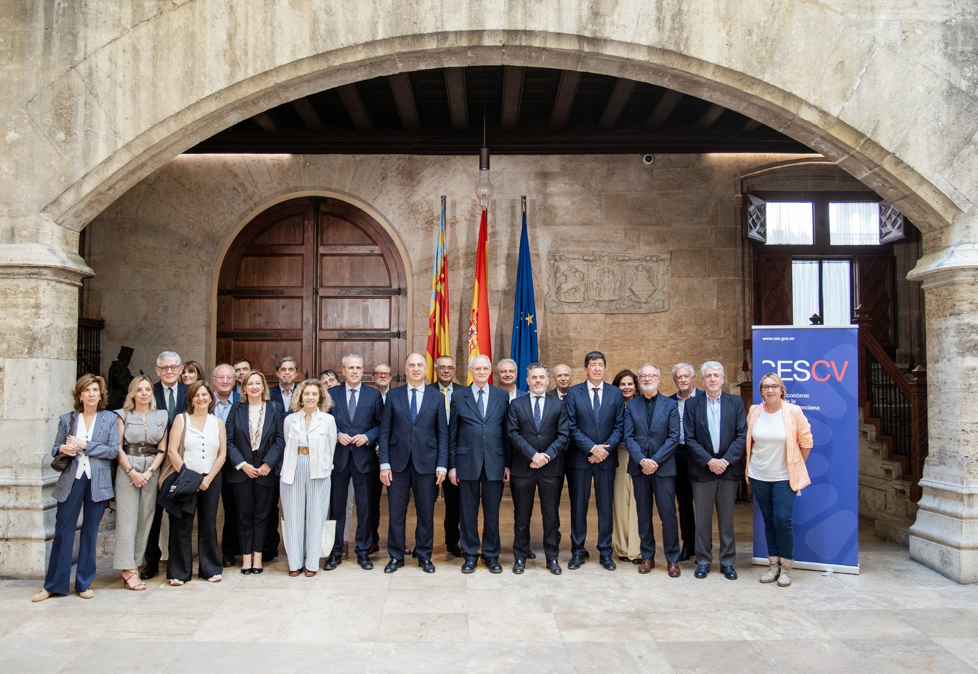 El presidente y la secretaria general participan en el Encuentro Anual de los Consejos Económicos y Sociales Autonómicos y del Consejo Económico y Social de España ,Síguenos en: