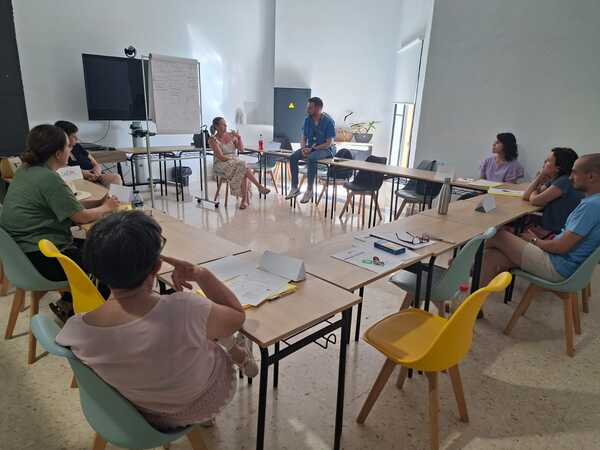 Las Escuelas de Pacientes de Torrecárdenas reúnen a más de 60 pacientes en el primer semestre del año