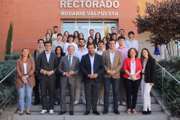 El director del IAJ ha participado en la UPO en la presentación de este evento