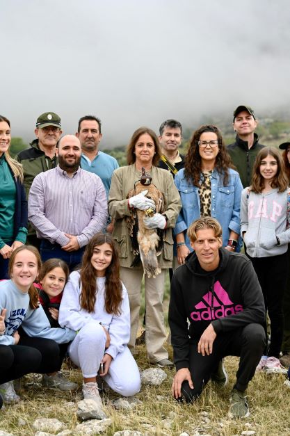 Momentos antes de liberar el ejemplar de águila